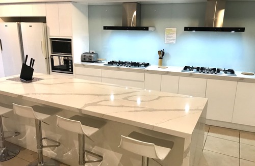 Leichhardt Hotel | Cityview Studio Accommodation