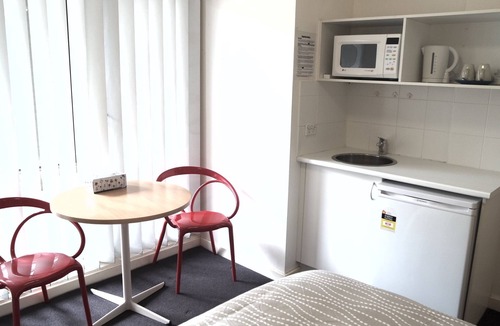 Leichhardt Hotel | Cityview Studio Accommodation