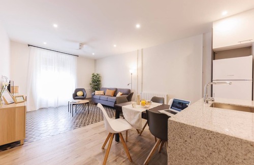 Old Town Apartment | Ciutadans Penthouse - Holiday Apartment in Girona | Bravissimo