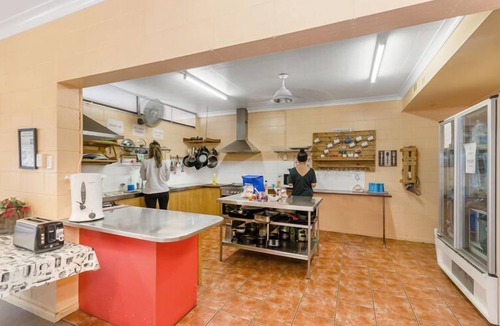 Townsville Hostel | Civic Guest House - Hostel