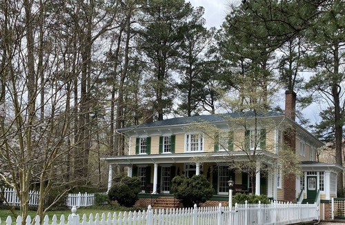 Petersburg House | Civil War Home near I-95/295, Ft Lee, VSU & Shopping