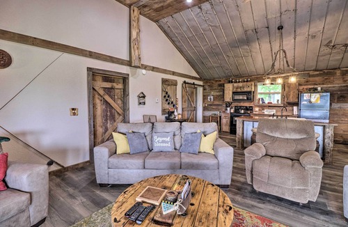 Flippin Cabin | 'CJ's Crooked Hideaway' - Secluded Retreat!