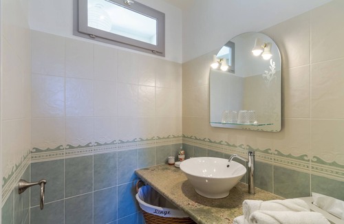 Proissans Bed & Breakfast | Clémentine Room – Romance and Comfort – Shared Pool