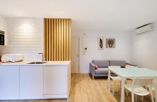 Ermitagana Apartment | Clínica Universitaria y Hospitales by Clabao