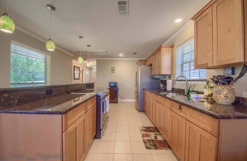 Canyon Lake House | CL 2459 Yellow Rose