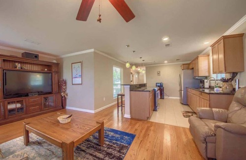 Canyon Lake House | CL 2459 Yellow Rose
