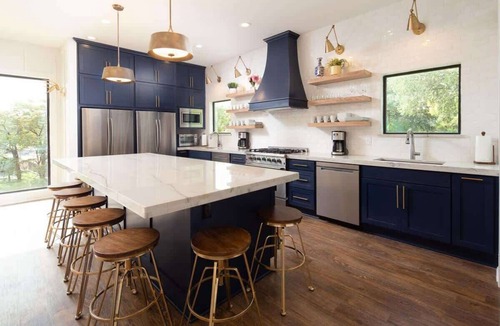Canyon Lake House | CL 270 The White House on the Horseshoe