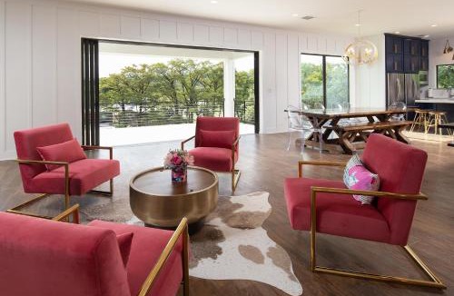 Canyon Lake House | CL 270 The White House on the Horseshoe