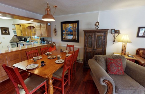 Red River Apartment | Claim Jumper #8 Townhouse with High Speed Wifi