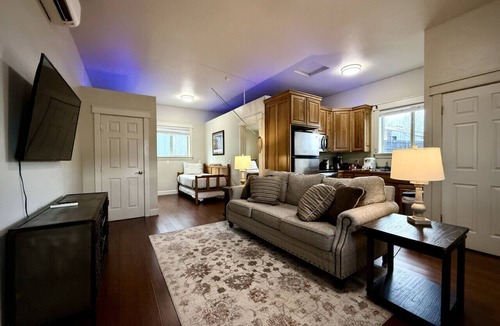 Baker City Apartment | Claim Jumpers Cottage