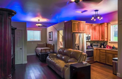 Baker City Apartment | Claim Jumpers Cottage