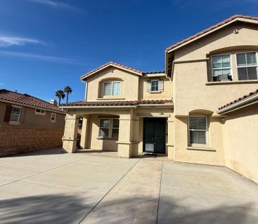 Corona House | Claire Home