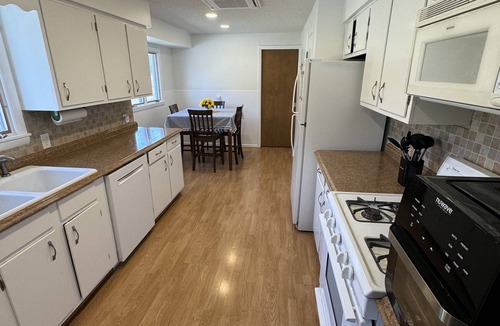 Bellaire House | Clam Lake Access - sleeps 10. Close to Torch Lake. Between Bellaire and Alden