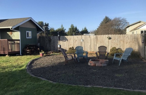 Oyehut-Hogans Corner House | Clam Xing- Just blocks to the beach