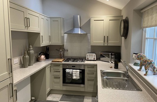 Tweedmouth Apartment | Clan Young Suite