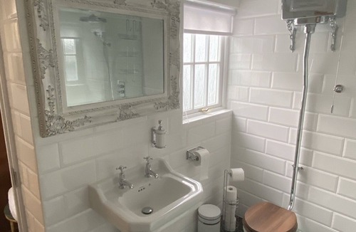 Tweedmouth Apartment | Clan Young Suite