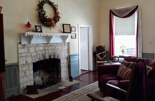 Dripping Springs Bed & Breakfast | Clara's house at Homestead B&B