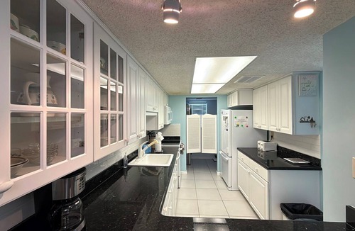 Key Colony Beach House | Clara`s Ocean Gem Condo 2bed 2bath third floor with elevator, pool & ocean views