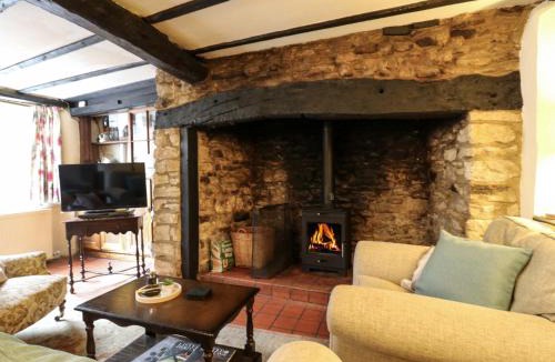 Harrold House | Clare's Cottage