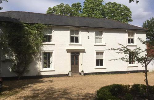 Churt Cabin | Claremont Coach House