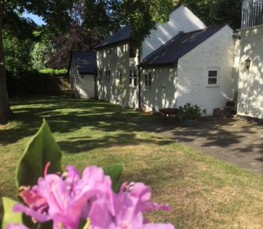 Churt Cabin | Claremont Coach House