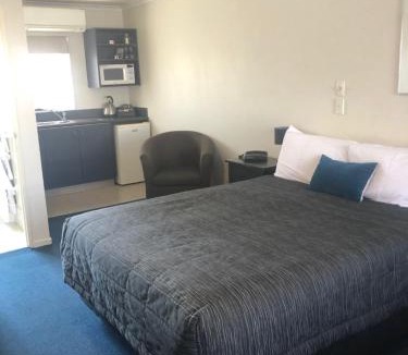 Hastings Hotel | Claremonte Motor Lodge