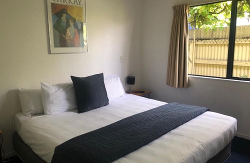 Hastings Hotel | Claremonte Motor Lodge