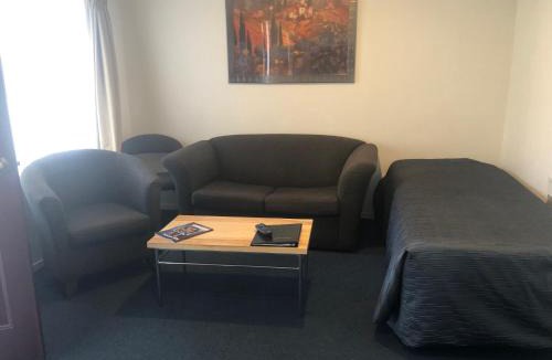 Hastings Hotel | Claremonte Motor Lodge