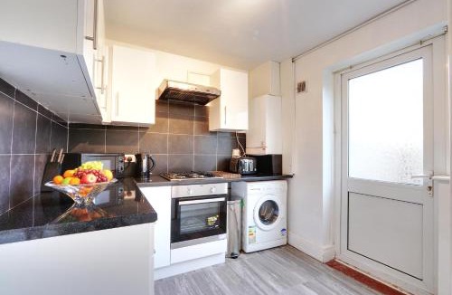 Burnt Oak House | Clarence Place