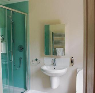 Dormansland Bed & Breakfast | Claridge House Retreat Centre