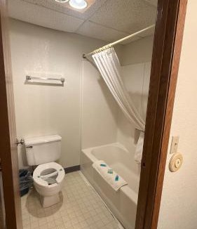 Clarion Hotel | clarion hometown inn