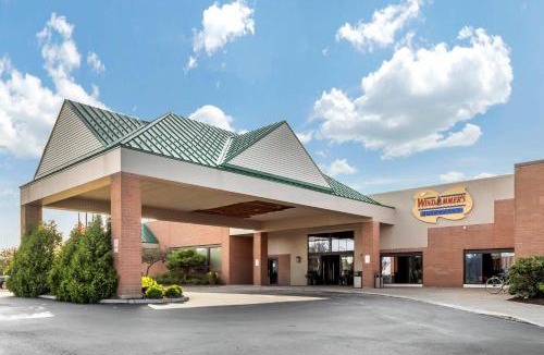 Dunkirk Hotel | Clarion Hotel Conference Center on Lake Erie
