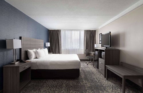 Joliet Hotel | Clarion Hotel & Convention Center Joliet