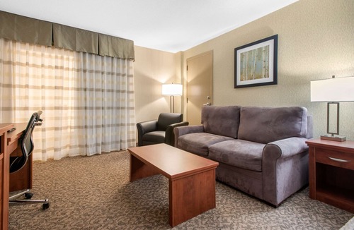 Brandon Hotel | Clarion Hotel & Suites