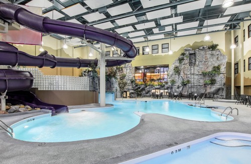 St. James Hotel | Clarion Hotel & Suites