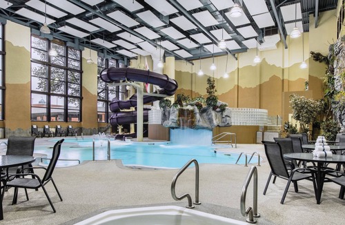 St. James Hotel | Clarion Hotel & Suites