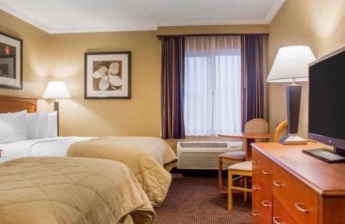 Oswego Hotel | Clarion Hotel & Suites Riverfront