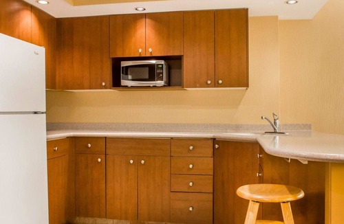 Oswego Hotel | Clarion Hotel & Suites Riverfront