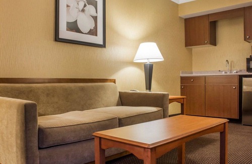 Oswego Hotel | Clarion Hotel & Suites Riverfront