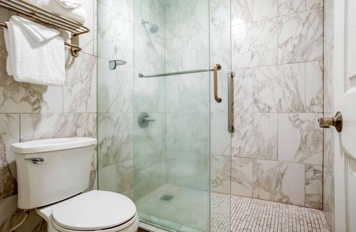 Gonzales Hotel | Clarion Inn and Conference Center