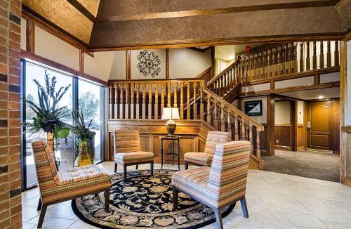 Garden City Hotel | Clarion Inn Garden City