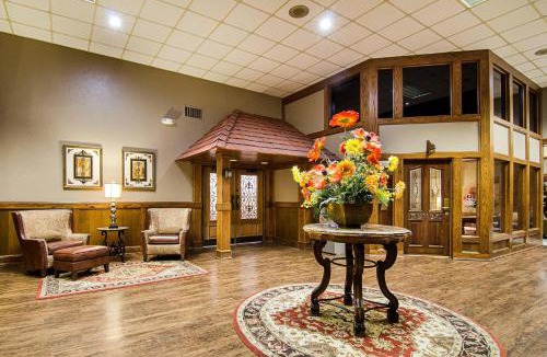 Garden City Hotel | Clarion Inn Garden City