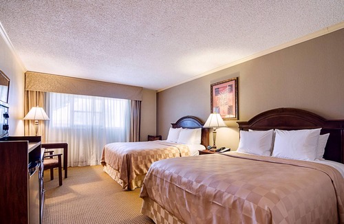 Garden City Hotel | Clarion Inn Garden City