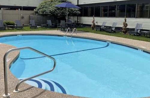 Nashua Hotel | Clarion Inn Nashua