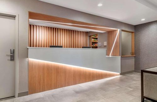 Nashua Hotel | Clarion Inn Nashua