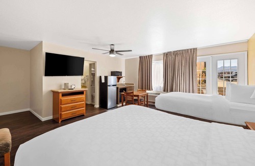 Sierra Vista Hotel | Clarion Inn Sierra Vista near Ft. Huachuca