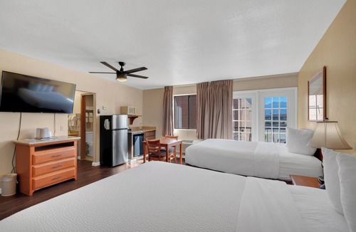 Sierra Vista Hotel | Clarion Inn Sierra Vista near Ft. Huachuca