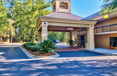 Aiken Hotel | Clarion Inn & Suites