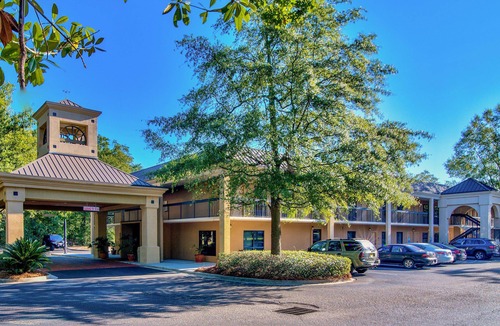 Aiken Hotel | Clarion Inn & Suites