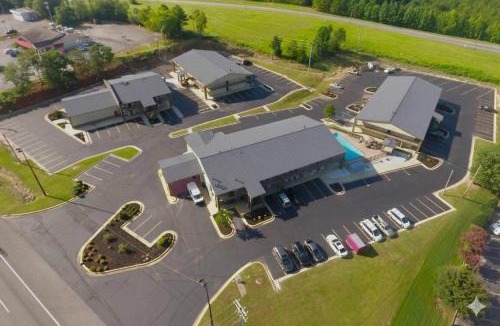 Athens Hotel | Clarion Pointe Athens I-65
